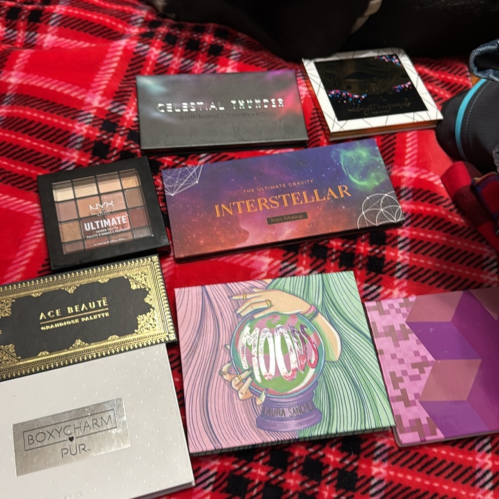 NYX Ultimate Shadow Palette - Bold and Bright